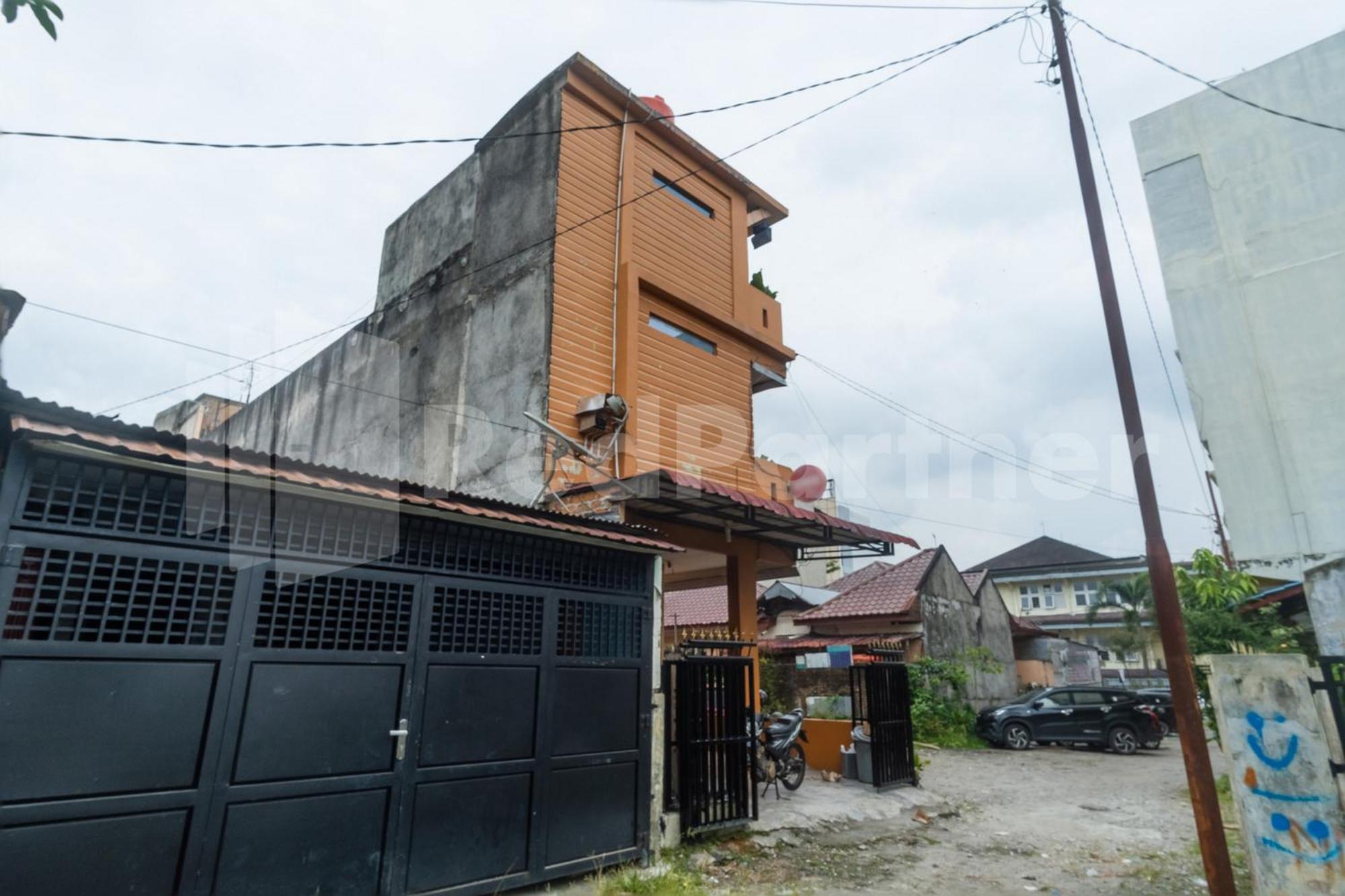 Teratai Guesthouse At Rs Adam Malik Medan Mitra Reddoorz エクステリア 写真